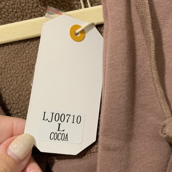 Button up hoodie, nice brown plush soft material - Picture 5 of 5